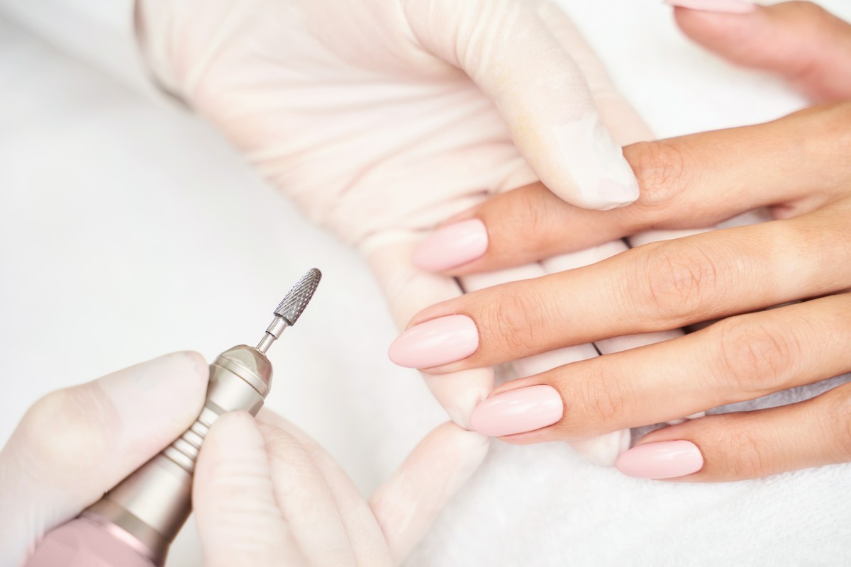 Manicure Podkowa Leśna – co wyróżnia tę usługę na tle innych?